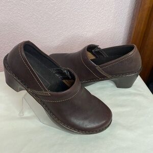 Eastland Leather Slip On Chunk Heel Sz 8